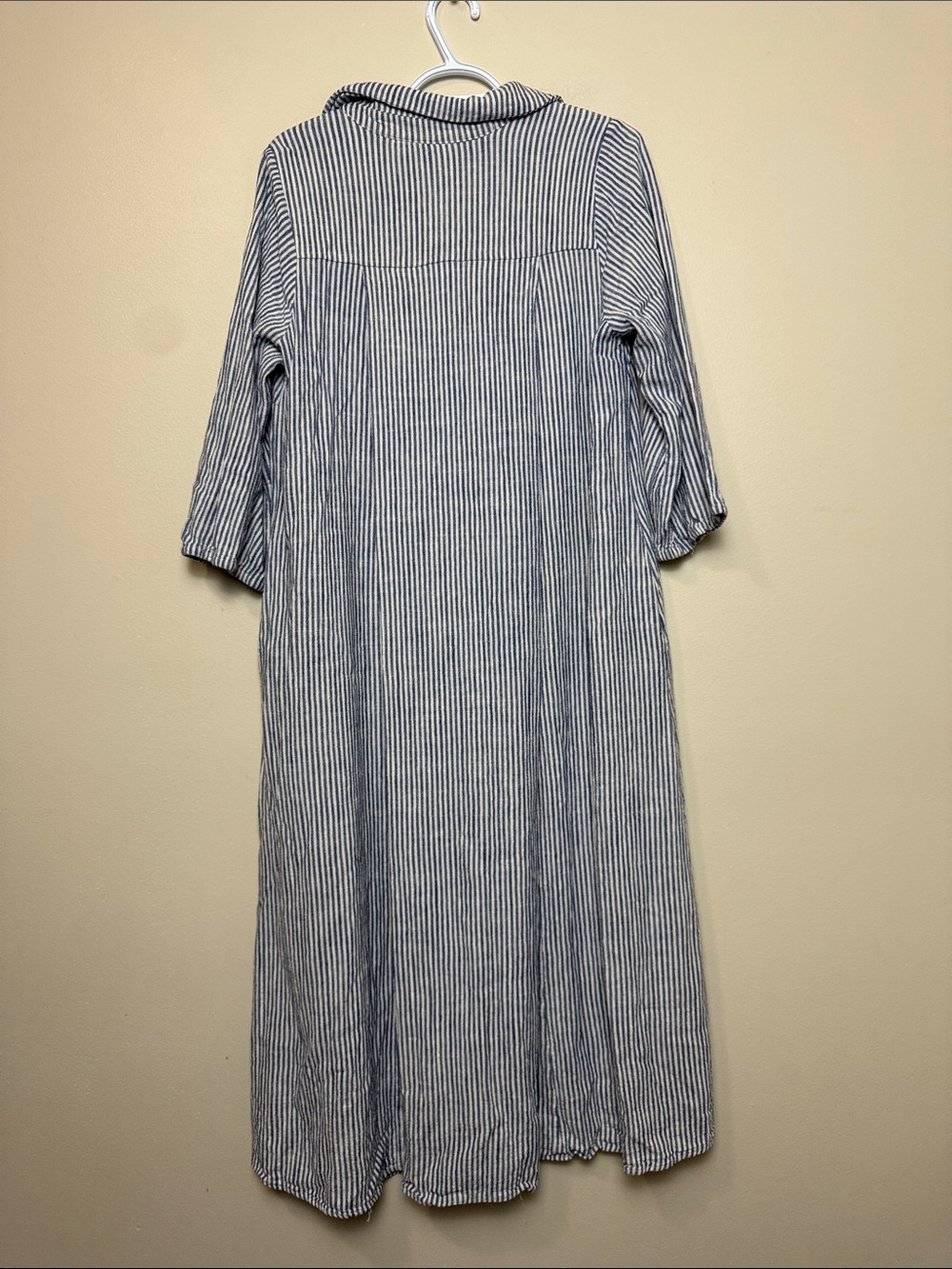 Belle Isle by Torrid Striped Blue & White V-Neck maxi  Dress size 0 - Picture 2 of 9